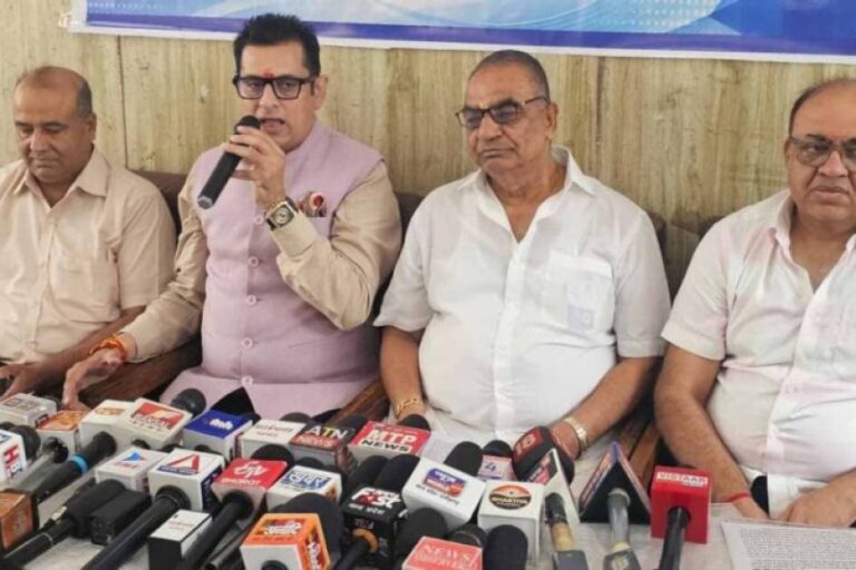 गोविंद-गोयल-बोले-आवासीय-परिसरों-में-संचालित-व्यापार-पर-कार्रवाई-तत्काल-रोकी-जाए