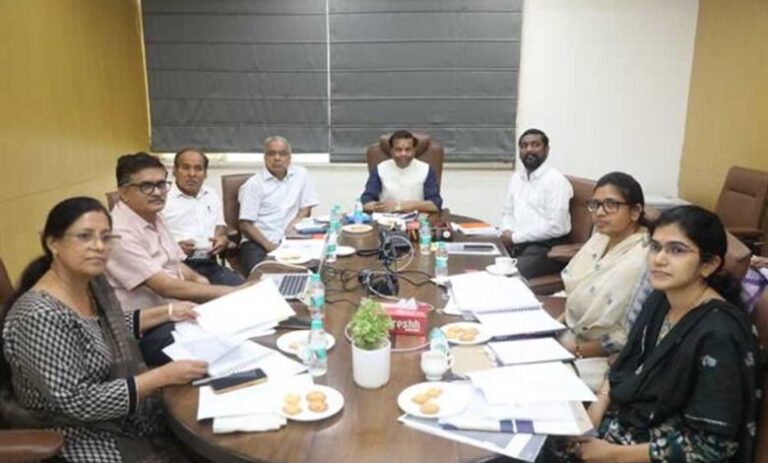 मध्यप्रदेश-राज्य-वित्त-आयोग-ने-राजस्व-विभाग-के-अधिकारियों-के-साथ-की-समीक्षा