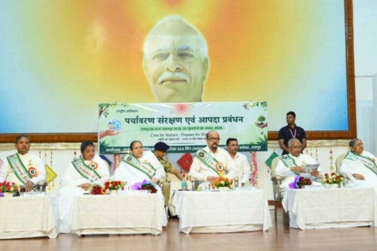 प्रकृति-के-साथ-संतुलन-और-जल-संरक्षण-भविष्य-की-सुरक्षा-के-लिए-आवश्यक-–-राज्यपाल-डेका