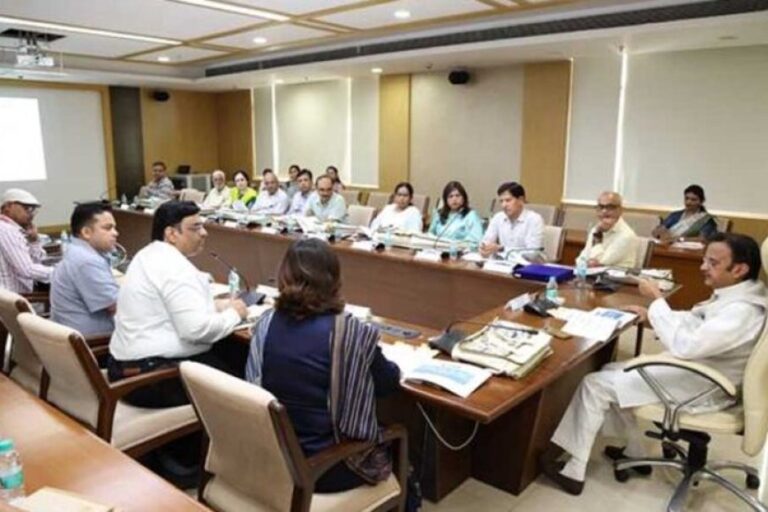 पैरामेडिकल-विद्यार्थियों-के-हित-में-पंजीयन-प्रक्रिया-होगी-और-सरल-:-उप-मुख्यमंत्री-शुक्ल