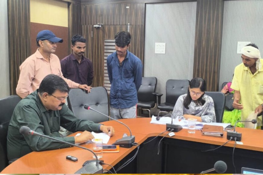 जनसुनवाई-में-अपर-कलेक्टर-ने-41-आवेदकों-की-सुनी-समस्याएं