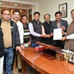 cg-कर्मचारियों-को-मिलेगी-कैशलैस-इलाज-की-सुविधा?-आज-की-बैठक-में-होगा-बड़ा-फैसला