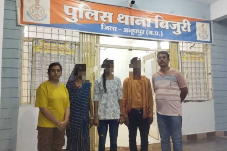 बिजुरी-पुलिस-द्वारा-गुम-सुदा-बालिका-को-24-घंटे-में-दस्तयाब-कर-उसके-माता-पिता-को-किया-सुपुर्द-।