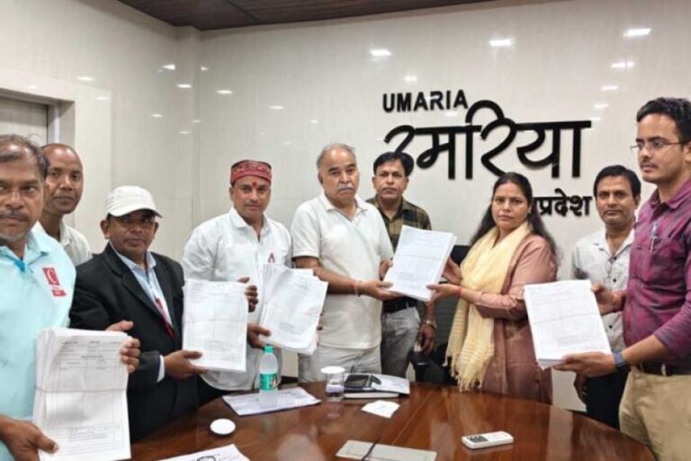कलेक्टर-एवं-जिला-निर्वाचन-अधिकारी-की-अध्यक्षता-में-स्टैंडिंग-कमेटी-की-बैठक-संपन्न