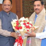 5-लाख-मीट्रिक-टन-चावल-के-शीघ्र-उठाव-की-पहल,-मुख्यमंत्री-विष्णुदेव-साय-ने-केंद्रीय-मंत्री-से-पर्याप्त-रेलवे-रैक-उपलब्ध-कराने-का-किया-आग्रह