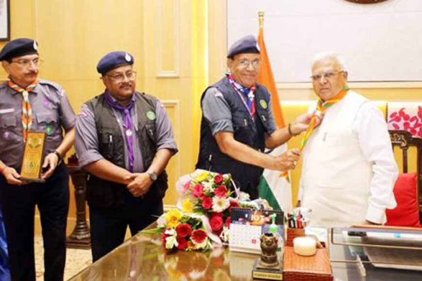 राज्यपाल-पटेल-ने-स्काउट्स-एवं-गाइड-स्कार्फ-धारण-किया