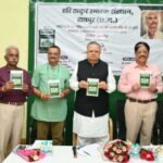विधानसभा-अध्यक्ष-डॉ.-रमन-सिंह-ने-किया-‘सत्याग्रह‘-किताब-का-विमोचन