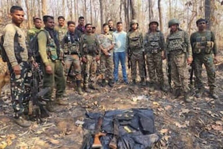 cg-में-सुरक्षाबलों-की-बड़ी-सफलता,-नक्सली-डंप-से-राइफल-और-47-जिंदा-कारतूस-बरामद