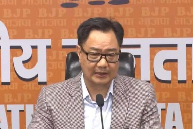 रिजिजू-से-मुलाकात-में-राहुल-गांधी-ने-ठुकराया-अनुरोध,-संसद-का-गतिरोध-बरकरार-रहा-आज