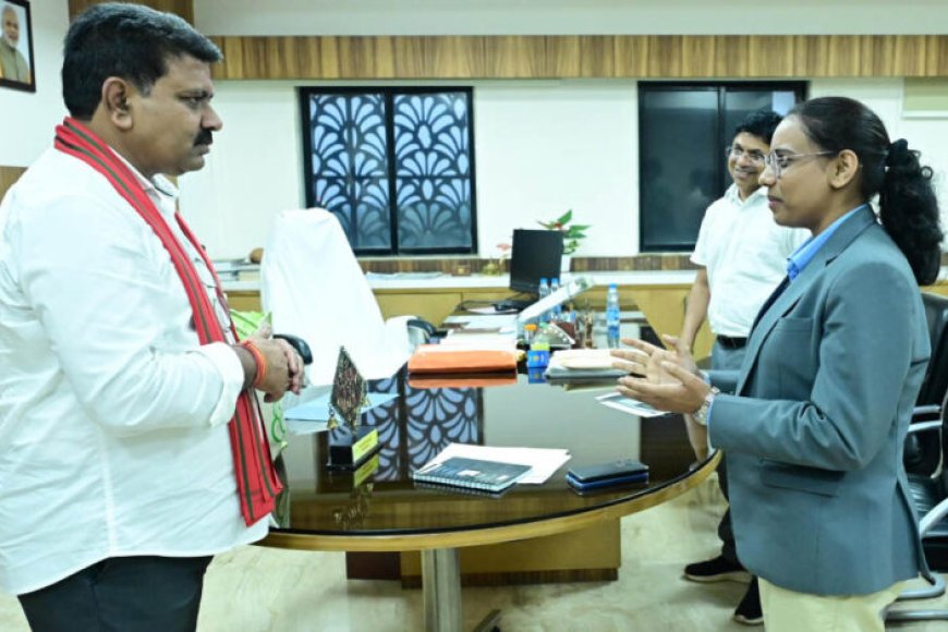 रायपुर-:-उप-मुख्यमंत्री-विजय-शर्मा-ने-राष्ट्रपति-भवन-से-आमंत्रण-मिलने-पर-रेणुका-गोस्वामी-को-दी-बधाई