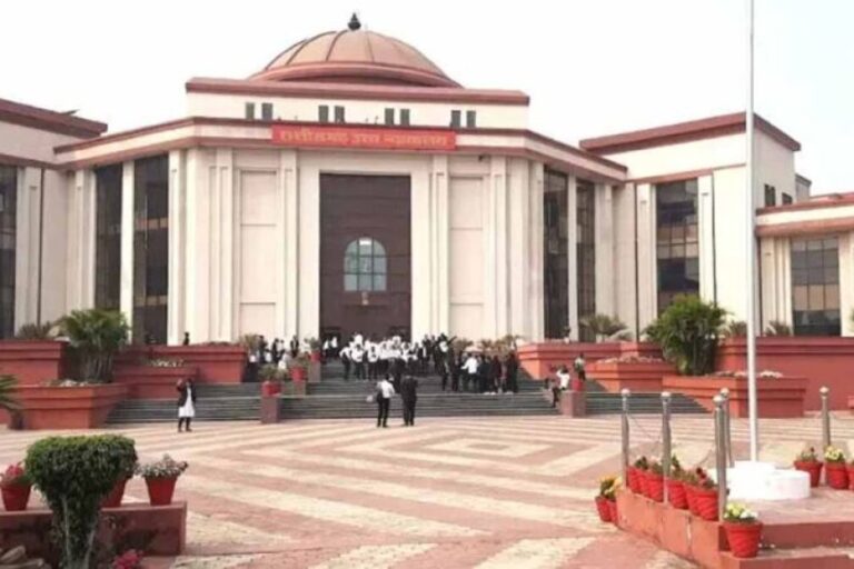 cg-हाईकोर्ट-का-बड़ा-फैसला,-तबादले-से-कर्मचारी-की-अर्जित-वरिष्ठता-खत्म-नहीं-होगी
