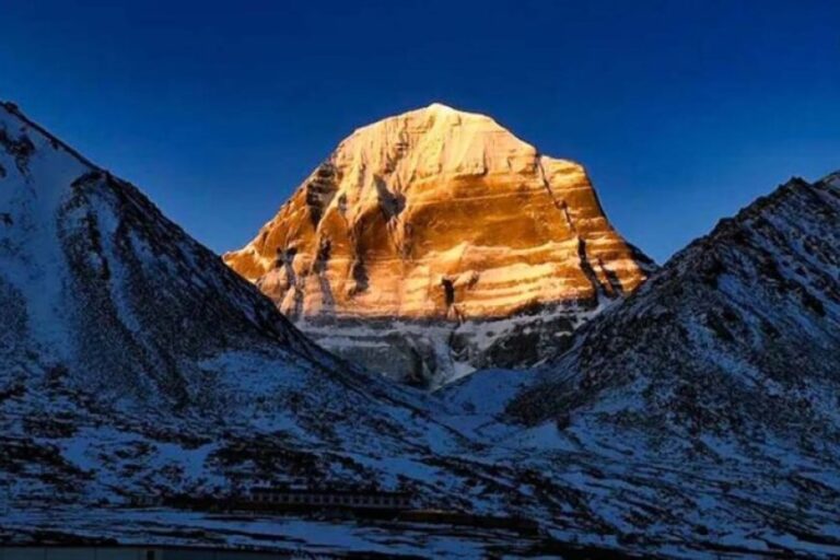 कैलाश-पर्वत-पर-आज-तक-क्यों-नहीं-चढ़-पाया-इंसान,-जानें-रहस्य-और-वजह